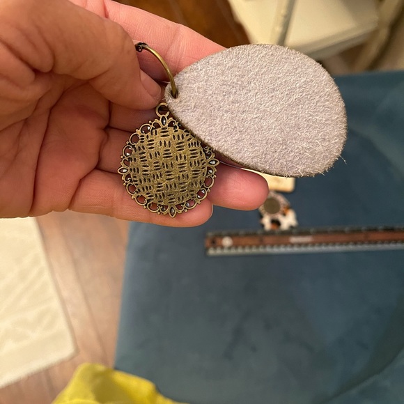 Earrings - Picture 3 of 4